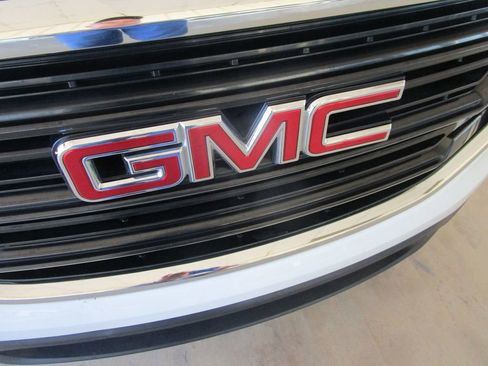 Used 2019 GMC Terrain SLE image 22