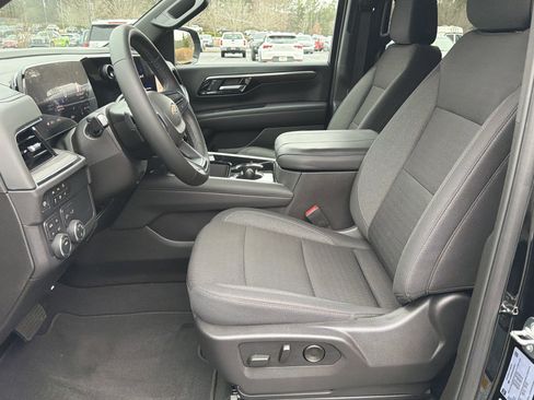 Used 2025 Chevrolet Tahoe LS image 9