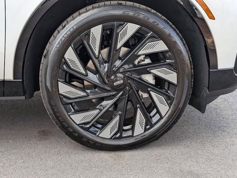 New 2026 Lincoln Nautilus Reserve w/ Jet Appearance Package image 11