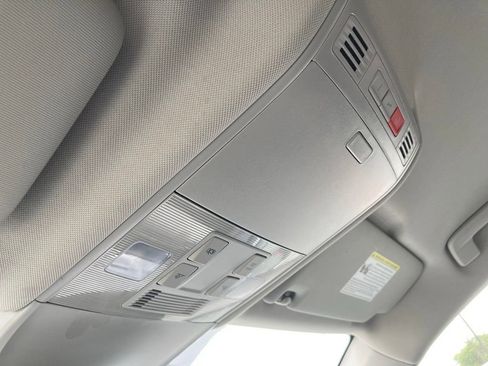 Used 2025 Volkswagen Taos SE image 25