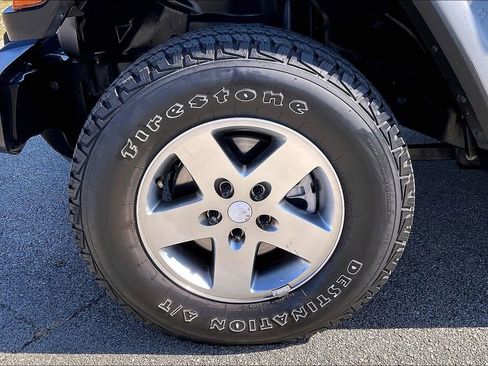 Used 2020 Jeep Wrangler Unlimited Sahara image 8