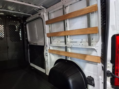 Used 2025 RAM ProMaster 2500 w/ U-Haul Equipment Group FWD image 9