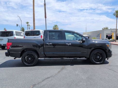 Used 2019 Nissan Titan SV w/ SV Convenience Package RWD image 5