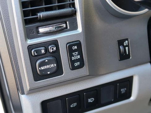 Used 2013 Toyota Sequoia Limited image 30