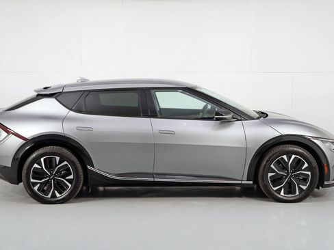Used 2022 Kia EV6 Wind image 53