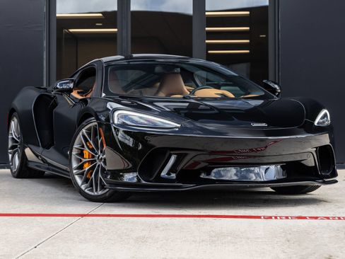 Used 2023 McLaren GT RWD image 3