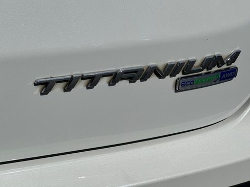 Used 2020 Ford Edge Titanium w/ Equipment Group 301A AWD/4WD image 26
