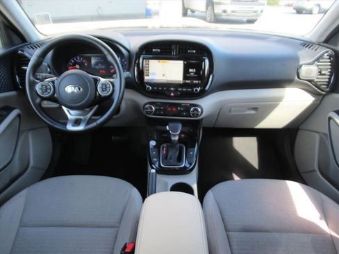Used 2020 Kia Soul EX image 12