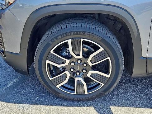 Used 2021 GMC Acadia SLT w/ Elevation Edition FWD image 13