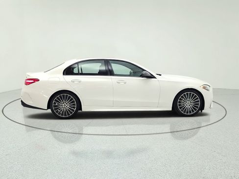Used 2023 Mercedes-Benz C 300 4MATIC Sedan image 4