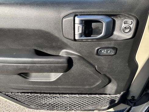 Used 2020 Jeep Gladiator Sport w/ Quick Order Package 24S image 14