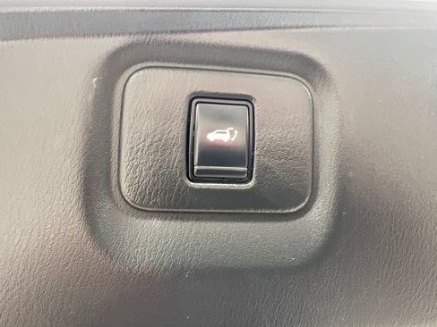 Used 2019 Nissan Pathfinder SL w/ SL Premium Package AWD/4WD image 15