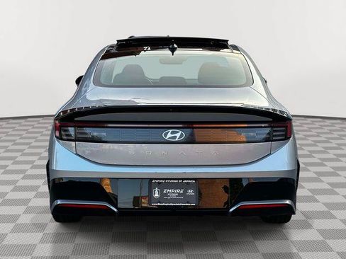 Used 2024 Hyundai Sonata SEL w/ Convenience Package FWD image 4