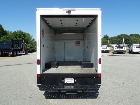 Used 2022 Ford Transit 350 DRW RWD image 39