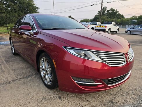 Used 2016 Lincoln MKZ image 4