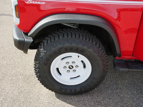 Used 2023 Ford Bronco Heritage Edition AWD/4WD image 15