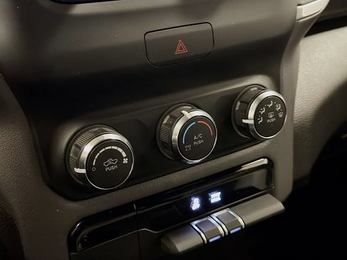 Used 2022 RAM 1500 Big Horn AWD/4WD image 17