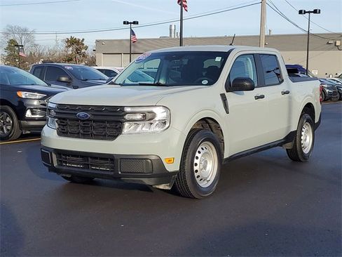 Certified 2022 Ford Maverick XL image 2