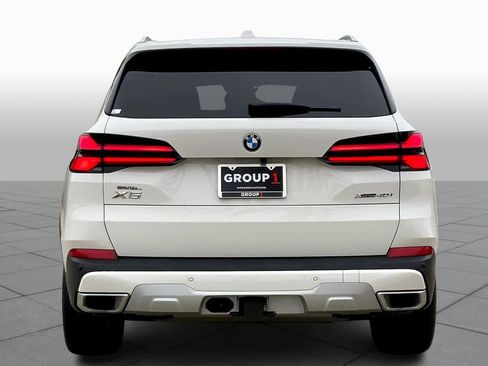 Used 2024 BMW X5 xDrive40i w/ Premium Package image 4