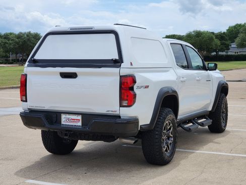 Used 2024 Chevrolet Colorado ZR2 w/ Technology Package AWD/4WD image 6