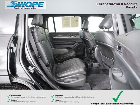 Certified 2025 Jeep Grand Cherokee L Limited w/ Luxury Tech Group II image 11