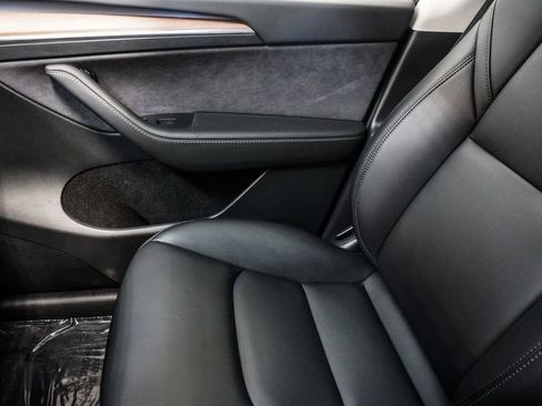 Used 2024 Tesla Model Y Performance AWD/4WD image 26