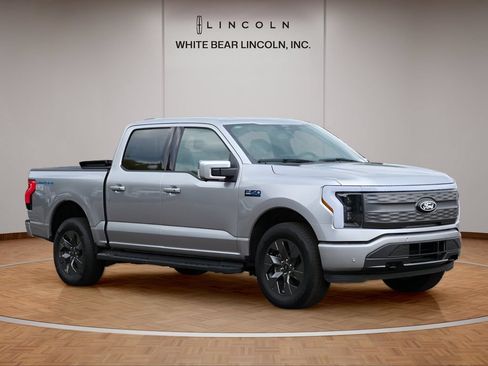 Used 2025 Ford F150 Lightning Lariat AWD/4WD image 3