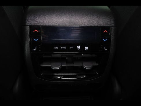 Used 2023 Jeep Grand Cherokee L Overland w/ Luxury Tech Group IV AWD/4WD image 32