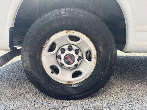 Used 2023 GMC Savana 2500 w/ Driver Convenience Package RWD image 9