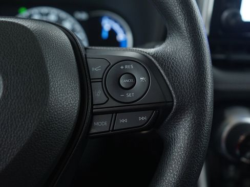 Used 2025 Toyota RAV4 XLE image 25