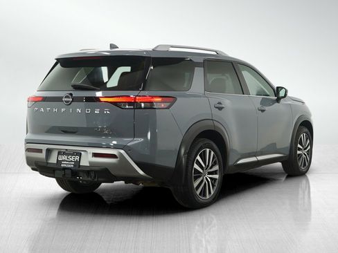 Used 2022 Nissan Pathfinder Platinum image 5