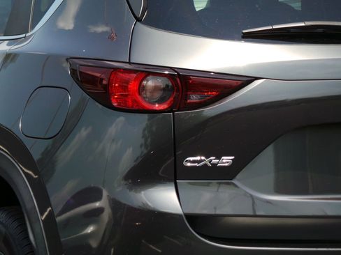 Used 2017 MAZDA CX-5 Touring FWD image 16