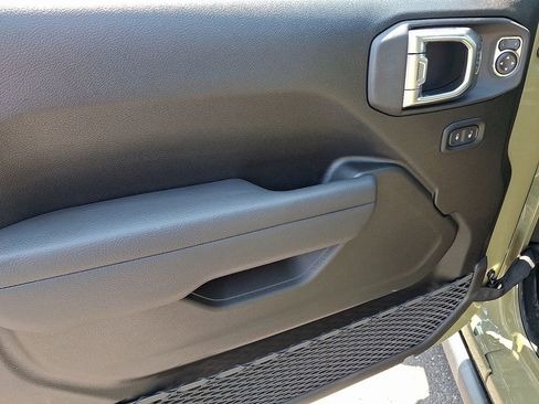 New 2026 Jeep Gladiator Sport image 9