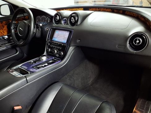 Used 2011 Jaguar XJ RWD image 12