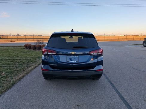 Used 2023 Chevrolet Equinox LS w/ LS Convenience Package image 9