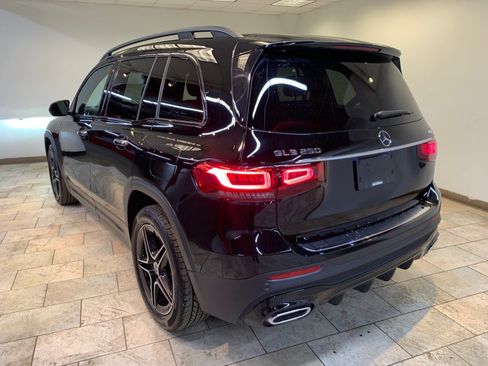 Used 2023 Mercedes-Benz GLB 250 4MATIC w/ AMG Line image 7