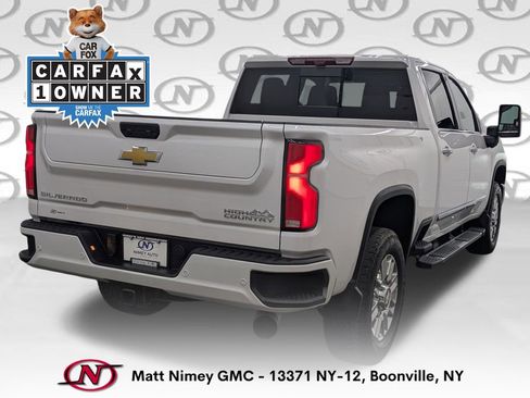 Used 2025 Chevrolet Silverado 2500 High Country w/ Technology Package AWD/4WD image 3