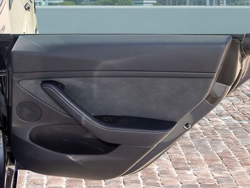 Used 2023 Tesla Model 3 Standard Range image 7