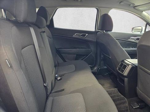 Used 2025 Kia Sportage LX image 24