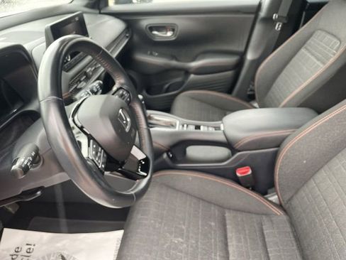 Certified 2025 Honda HR-V Sport image 12
