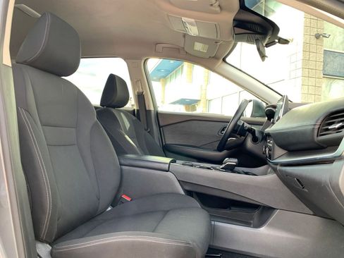 Used 2023 Nissan Rogue S image 35