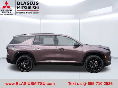 Used 2025 Chevrolet Traverse RS w/ LPO, Floor Liner Package AWD/4WD image 8