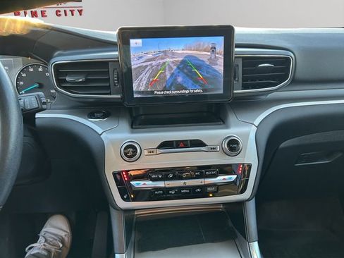 Used 2022 Ford Explorer XLT w/ Equipment Group 202A image 19