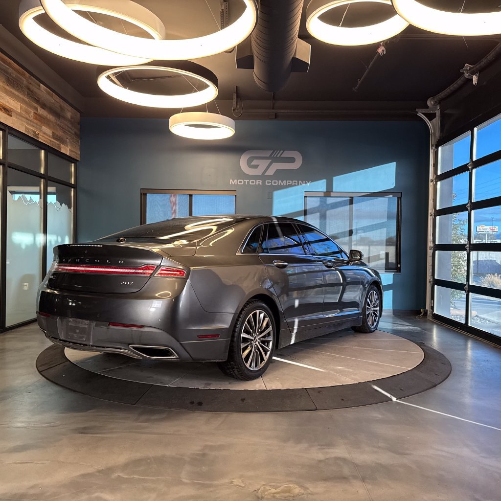 Used 2019 Lincoln MKZ Reserve FWD image 3