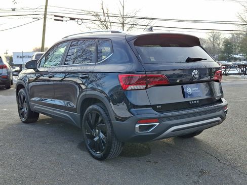 Certified 2024 Volkswagen Taos SE image 4