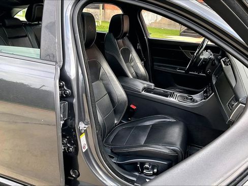 Used 2018 Jaguar XF S AWD/4WD image 10