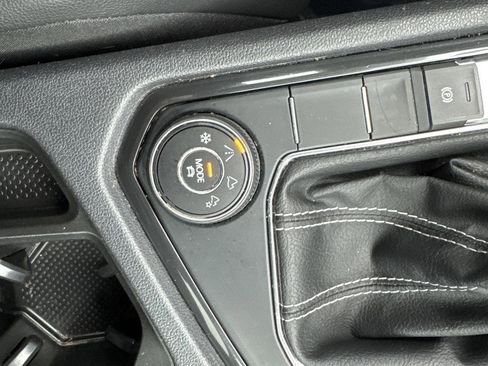 Certified 2022 Volkswagen Tiguan SE AWD/4WD image 21
