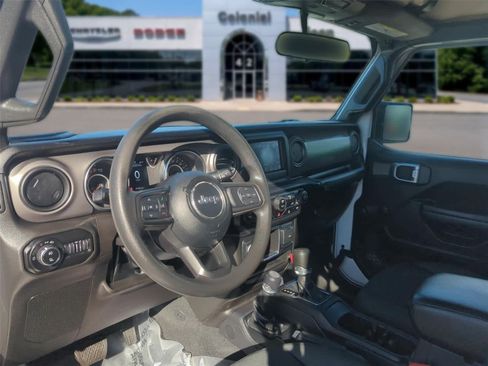 Used 2022 Jeep Gladiator Sport AWD/4WD image 12