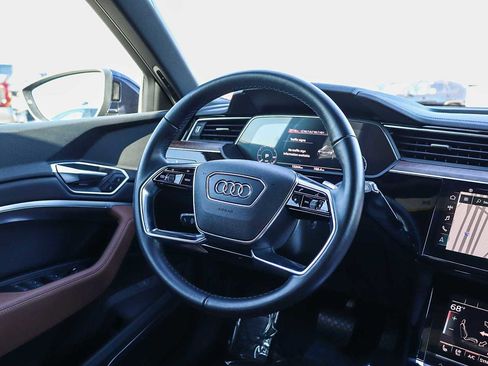 Used 2022 Audi e-tron Premium Plus w/ Premium Plus Package image 22