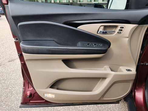 Used 2021 Honda Pilot Touring image 22